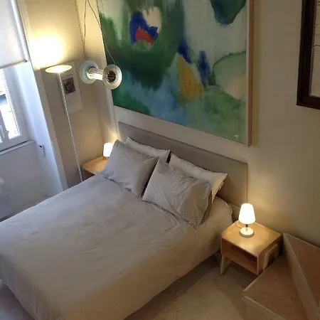 Interno 6 *