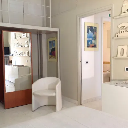 Interno 6 *