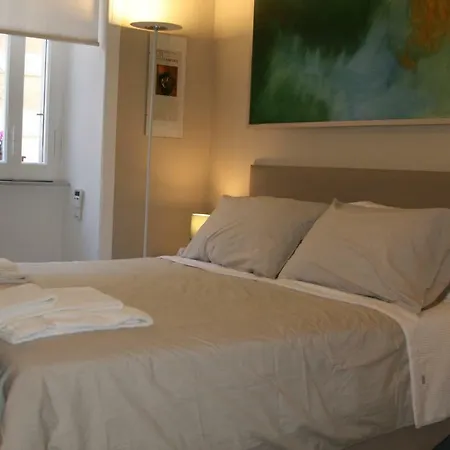 Interno 6 *
